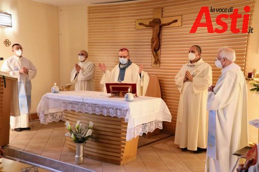 Messa in ospedale del vescovo di Asti, monsignor Marco Prastaro