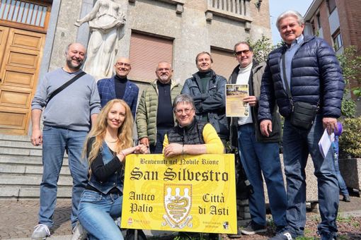 I membri del comitato “Oratorio San Silvestro” davanti alla Camera di commercio (area verde dedicata al Rione) I membri del comitato “Oratorio San Silvestro” davanti alla Camera di commercio (area verde dedicata al Rione)
