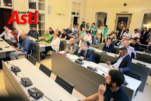 Alcune immagini dell'ultimo Consiglio del Palio prima la corsa
