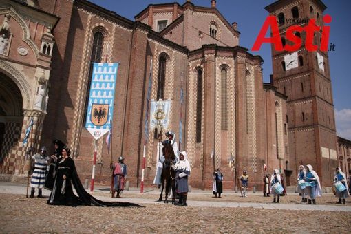 Montechiaro, è guerra di comitati. Un altro gruppo ottiene la municipalità. Il nuovo rettore: "Qui solo per amore del Palio" Montechiaro, è guerra di comitati. Un altro gruppo ottiene la municipalità. Il nuovo rettore: "Qui solo per amore del Palio"