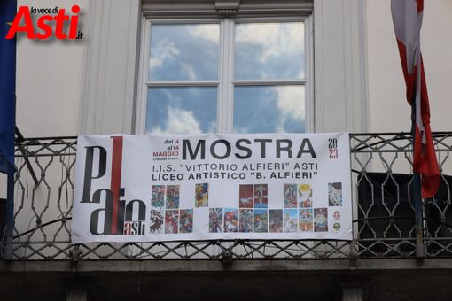 Palio: nell'androne del Municipio di Asti, la mostra realizzata dagli studenti del liceo artistico [FOTOGALLERY]