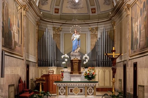 La Madonna del santuario La Madonna del santuario