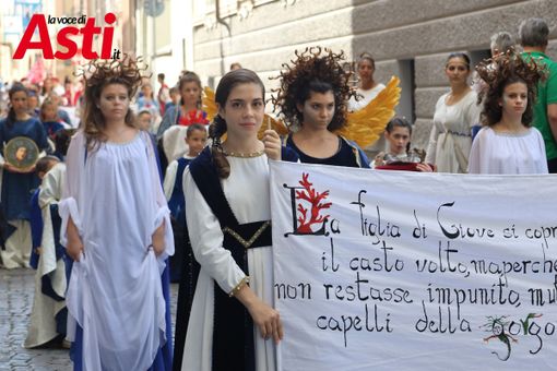 Oggi la sfilata dei bambini porta il Palio nel cuore dei più piccoli [TEMI]