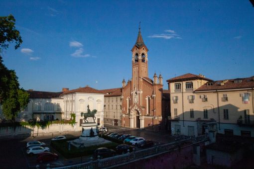 Piazza Cairoli, uno dei molti punti di interesse turistico della città di Asti Piazza Cairoli, uno dei molti punti di interesse turistico della città di Asti