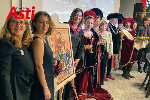 Palio: consegnata al Comune di San Damiano la "Pergamena d'autore" Soroptimist Palio: consegnata al Comune di San Damiano la "Pergamena d'autore" Soroptimist