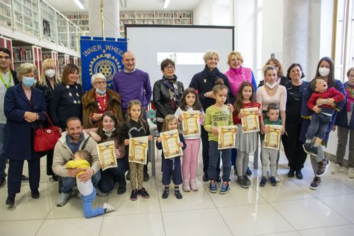 Foto di gruppo per i bimbi premiati in occasione della scorsa edizione del Premio