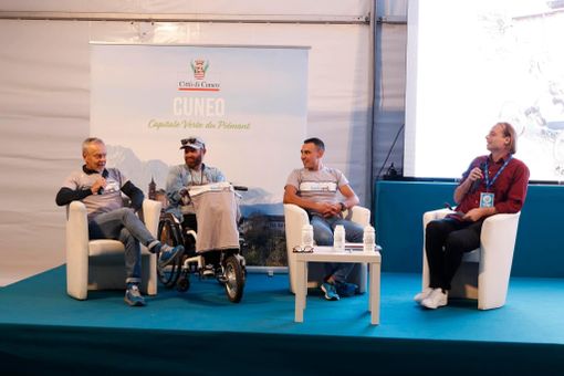 Peraria al fianco dei cuneesi Garelli, Rivero e Cucchietti nella nuova sfida a scopo benefico “Santiago con il vento in faccia”. Peraria al fianco dei cuneesi Garelli, Rivero e Cucchietti nella nuova sfida a scopo benefico “Santiago con il vento in faccia”.