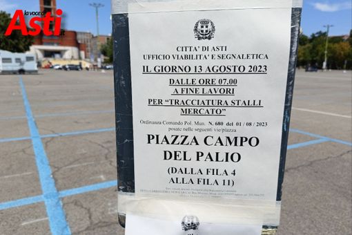 Da domenica in piazza del Palio si tracciano gli stalli per lo spostamento del mercato Da domenica in piazza del Palio si tracciano gli stalli per lo spostamento del mercato