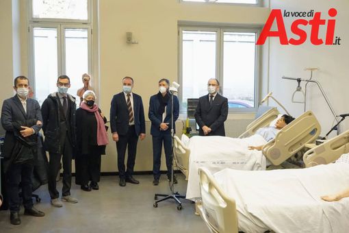 Nella foto, da sinstra: l'assessore regionale Marco Gabusi, il presidente della Provincia Paolo Lanfranco, la Protorettrice Giulia Anastasia Carluccio, il rettore Geuna, il presidente Sacco e il sindaco Rasero