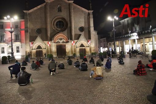 Lunedì ad Asti nuovo flash mob pacifico dei lavoratori. In piazza il diritto di "portare a casa la pagnotta" Lunedì ad Asti nuovo flash mob pacifico dei lavoratori. In piazza il diritto di "portare a casa la pagnotta"