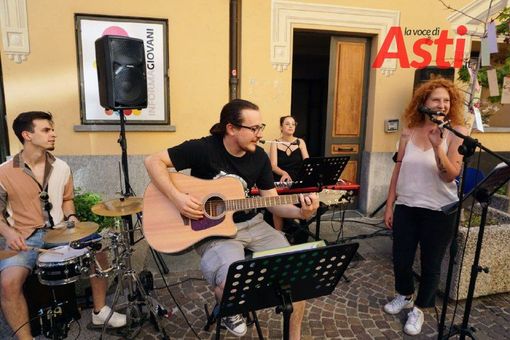 Continuano gli 'Aperitivi in musica' all'Informagiovani di Asti, tre giornate di incontro dedicate ai giovani dai 15 ai 35 anni