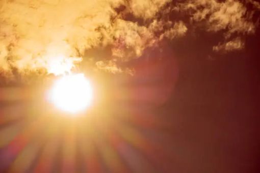 Caldo, per oggi e domani bollino arancione su Asti, rosso su molte città del Piemonte Caldo, per oggi e domani bollino arancione su Asti, rosso su molte città del Piemonte