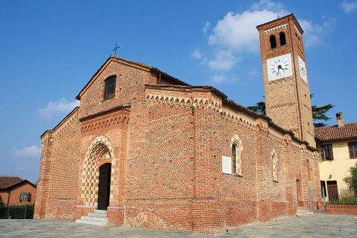 Tornano i "Racconti sul sagrato", nella piazzetta della chiesa di Viatosto Tornano i "Racconti sul sagrato", nella piazzetta della chiesa di Viatosto
