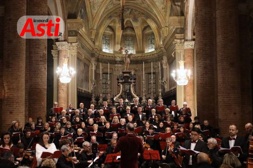 Alcuni momenti del concerto (Merphefoto) Alcuni momenti del concerto (Merphefoto)