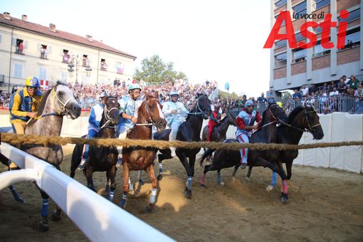 Il Consiglio del Palio dura 15 minuti, nel silenzio generale. Rasero: "In discussione l'utilità stessa di questa istituzione" Il Consiglio del Palio dura 15 minuti, nel silenzio generale. Rasero: "In discussione l'utilità stessa di questa istituzione"