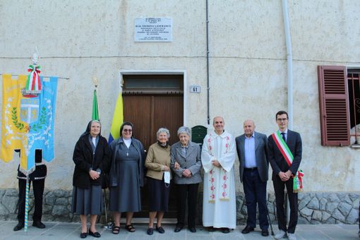 Alcune immagini relative la scopertura della targa in memoria di suor Onorina Lanfranco