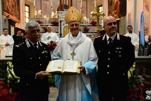 Il momento della restituzione del prezioso manufatto