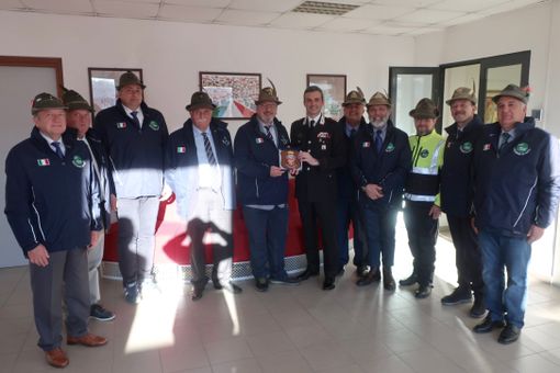 Gli Alpini astigiani in visita al Comando dei Carabinieri Gli Alpini astigiani in visita al Comando dei Carabinieri