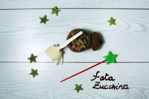 Felici & Veloci, la nuova ricetta AutograFata di Fata Zucchina: “il Calderone scacciapreoccupazione” Felici & Veloci, la nuova ricetta AutograFata di Fata Zucchina: “il Calderone scacciapreoccupazione”