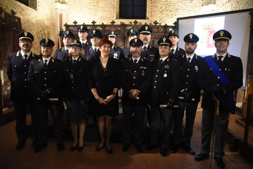 Il Questore di Asti, dottoressa Alessandra Faranda Cordella, ritratta con i premiati