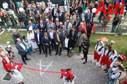 Un immagine, risalente al settembre scorso, dell'inaugurazione del centro culturale albanese Un immagine, risalente al settembre scorso, dell'inaugurazione del centro culturale albanese