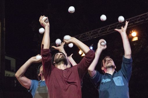 MIRABILIA FESTIVAL: è SINERGIA 3.0 con Cie. Nueveuno Circo MIRABILIA FESTIVAL: è SINERGIA 3.0 con Cie. Nueveuno Circo