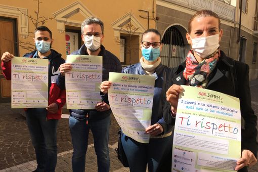 volontari di Libera Asti con la presidente Isabella Sorgon in primo piano