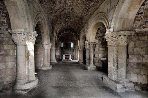 Interno della pieve di San Lorenzo Interno della pieve di San Lorenzo