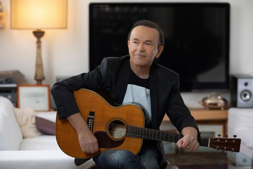 Presentazione in Biblioteca Astense per il nuovo album di Dodi Battaglia Presentazione in Biblioteca Astense per il nuovo album di Dodi Battaglia