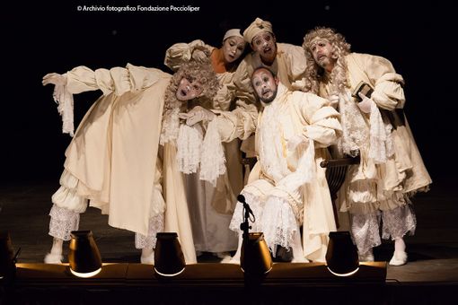 In scena, per la stagione teatrale di Moncalvo, “Molière o il malato immaginario” In scena, per la stagione teatrale di Moncalvo, “Molière o il malato immaginario”