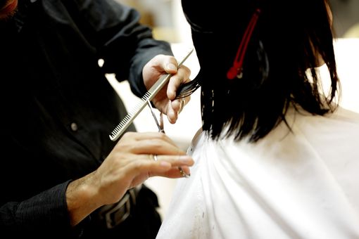 Oltre 12.000 imprese del benessere chiuse per Decreto, mentre gli abusivi continuano a operare impunemente Oltre 12.000 imprese del benessere chiuse per Decreto, mentre gli abusivi continuano a operare impunemente