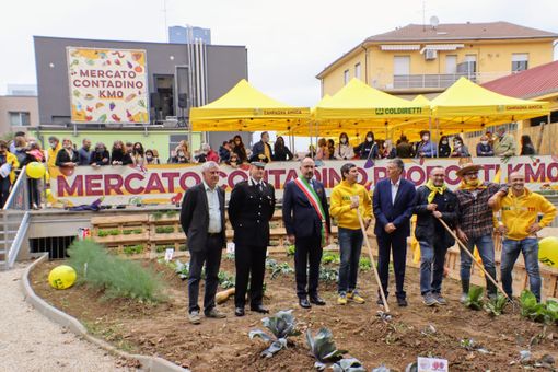 Inaugurato ad Asti l'orto amico di Coldiretti (immagini Merphefoto) Inaugurato ad Asti l'orto amico di Coldiretti (immagini Merphefoto)