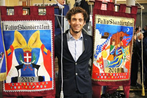Asti, paliotto 2019, Luca Gippa, autore dei disegni misteriosi Asti, paliotto 2019, Luca Gippa, autore dei disegni misteriosi