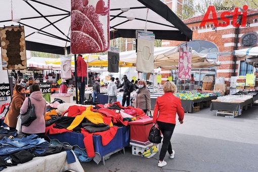 Nuovo cambio location per il mercato di piazza Alfieri. Arriva il sì con una delibera di Giunta