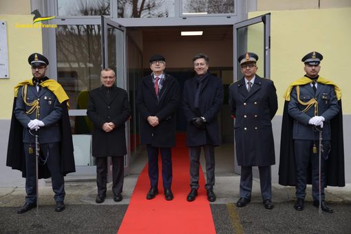 Il vescovo di Asti, monsignor Marco Prastaro ha celebrato la messa per la guardia di finanza