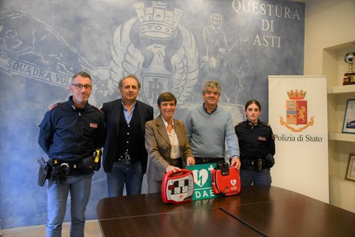 Da oggi c'è un secondo defibrillatore in dotazione alla Polizia di Stato