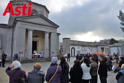 La messa del vescovo al cimitero in occasione di Ognissanti (Merphefoto)