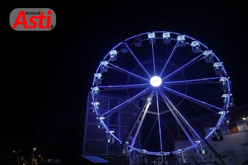 La ruota panoramica natalizia (merphefoto) La ruota panoramica natalizia (merphefoto)