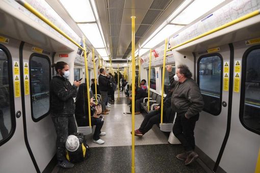 Da domani niente più obbligo di distanziamento sui bus e treni extraurbani del Piemonte