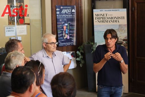 Un momento (ph. Merfephoto - Efrem Zanchettin) di confronto tra gli ambulanti e l'assessore al Commercio Mario Bovino Un momento (ph. Merfephoto - Efrem Zanchettin) di confronto tra gli ambulanti e l'assessore al Commercio Mario Bovino