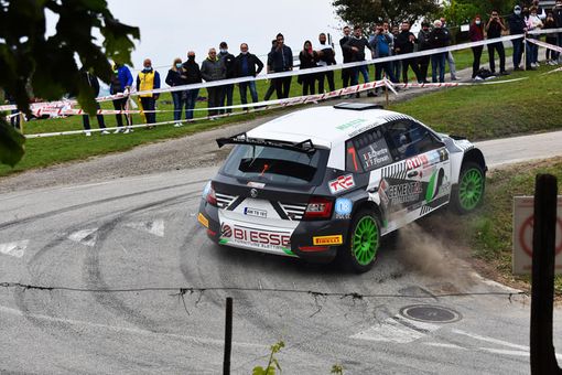 Una delle auto in gara nella scorsa edizione del Rally Una delle auto in gara nella scorsa edizione del Rally