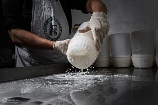 Robiola di Roccaverano DOP o Roccaverano DOP? Intanto nel 2020 la produzione segna un +3,4%