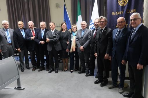 La Commissione Progetto Salute del Distretto 2032 con Paola Mogliotti e la IDG Ines Guatelli al centro La Commissione Progetto Salute del Distretto 2032 con Paola Mogliotti e la IDG Ines Guatelli al centro