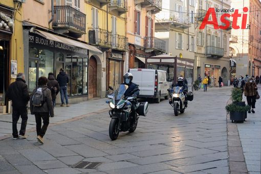 Anche Asti torna in giallo. Corso Alfieri, durante i saldi con controlli della Polizia Locale