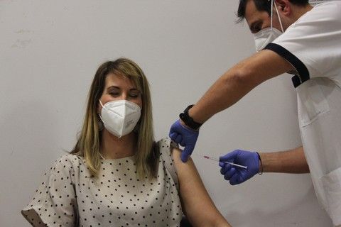 In Piemonte al via le vaccinazioni del personale scolastico: “Adesione oltre il 50%, è un momento fondamentale”. [VIDEO]