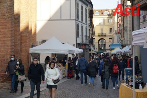 Da oggi si torna in arancione, le scuole tornano in presenza al 100% fino alla terza media, al 50% per le superiori Da oggi si torna in arancione, le scuole tornano in presenza al 100% fino alla terza media, al 50% per le superiori