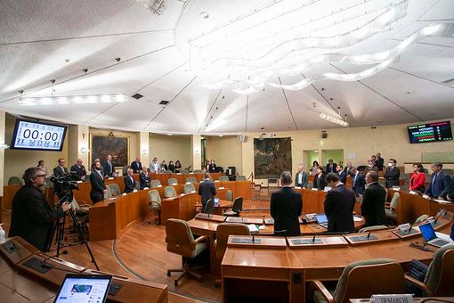 “Morti sul lavoro, le norme ci sono: vanno rispettate”. Il consiglio regionale del Piemonte ricorda le 64 vittime sul lavoro “Morti sul lavoro, le norme ci sono: vanno rispettate”. Il consiglio regionale del Piemonte ricorda le 64 vittime sul lavoro