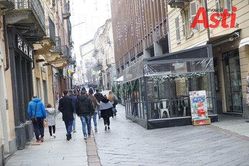 Covid, da oggi via all'obbligo di mascherine all'aperto e riaprono le discoteche