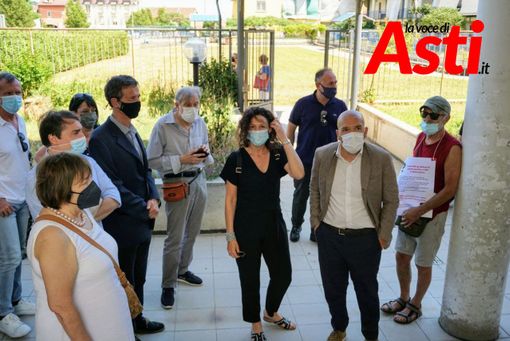 L'assessore Caucino ritratta, da Merfephoto-Efrem Zanchettin, durante una visita a condomini ATC di Asti L'assessore Caucino ritratta, da Merfephoto-Efrem Zanchettin, durante una visita a condomini ATC di Asti