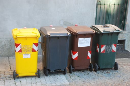 Asti, cassonetti dei rifiuti